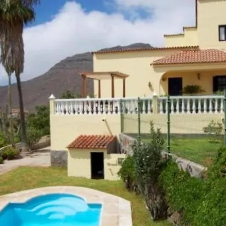 Arona Sleeps 8 Pool Wifi بيت للعطل *