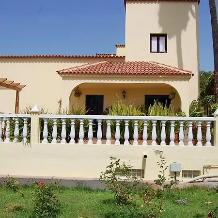 Nyaraló Arona Sleeps 8 Pool Wifi